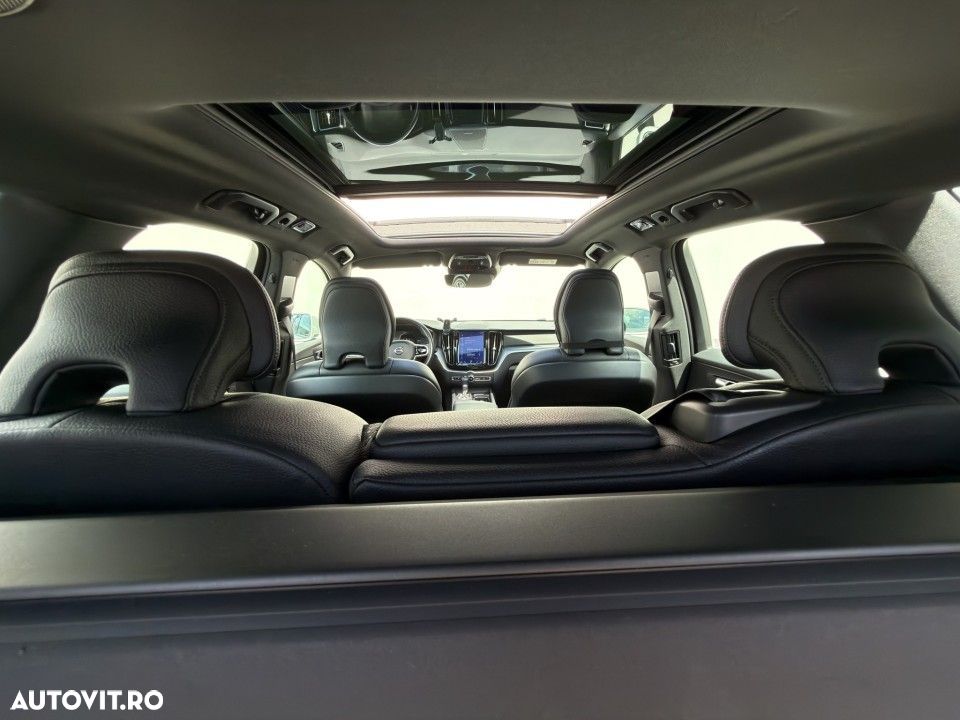 Volvo XC 60 B5 AWD Momentum Pro - 21