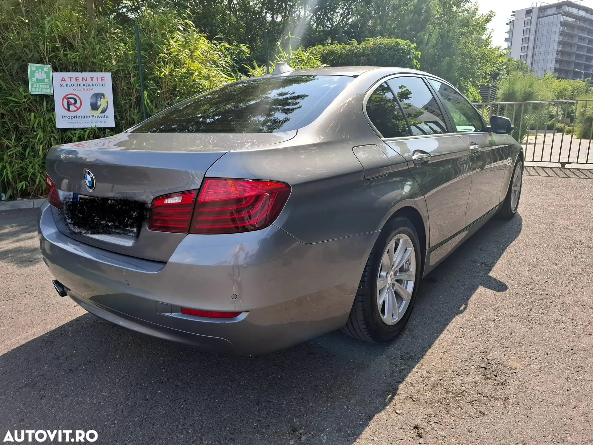 BMW Seria 5 525d xDrive Aut. Luxury Line - 2