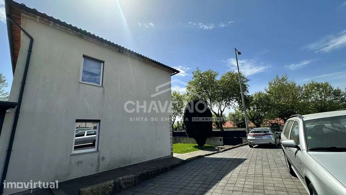 Moradia Geminada V2+1 c/Logradouro na Senhora da Hora - Grande imagem: 5/37