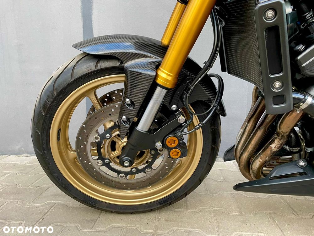 Yamaha FZ8 - 10