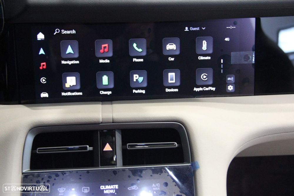 Porsche Taycan Sport Turismo - 32