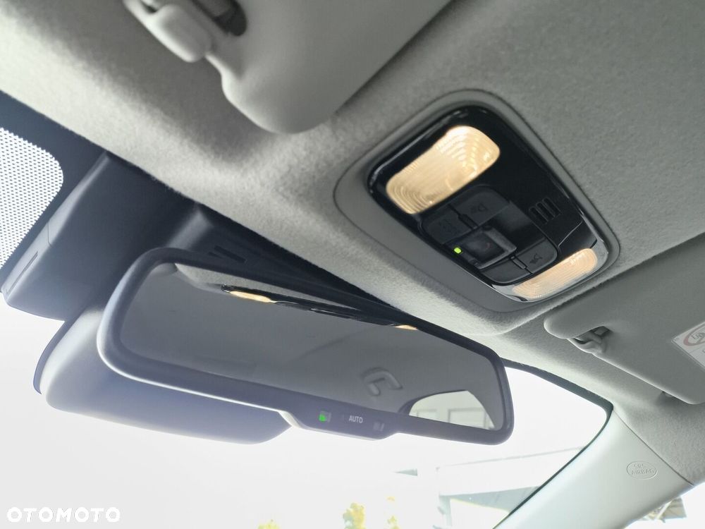 Toyota Yaris Hybrid 1.5 Style - 28