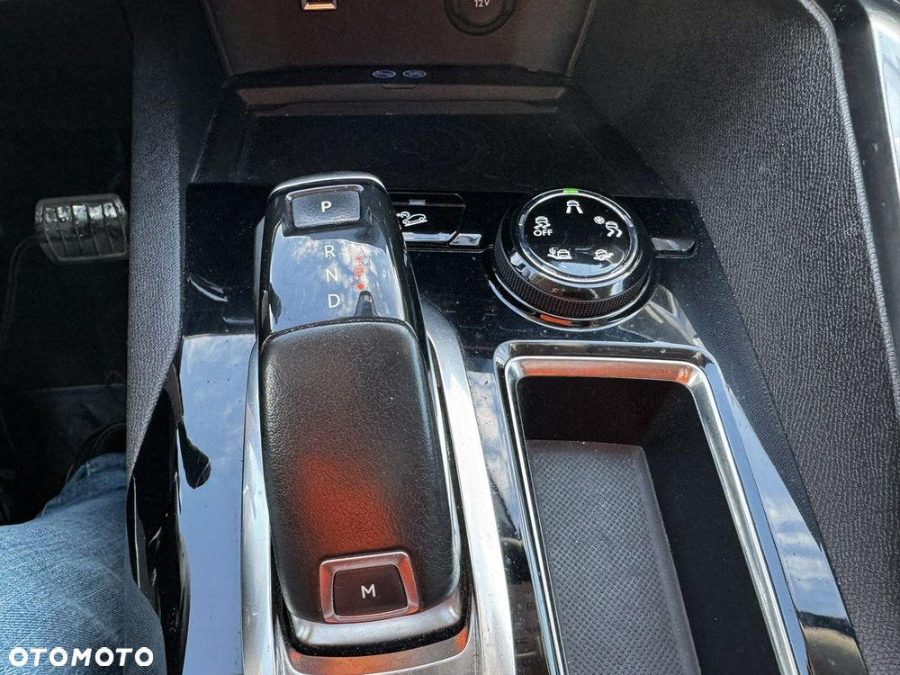 Peugeot 5008 1.5 BlueHDi Allure Pack S&S EAT8 - 28