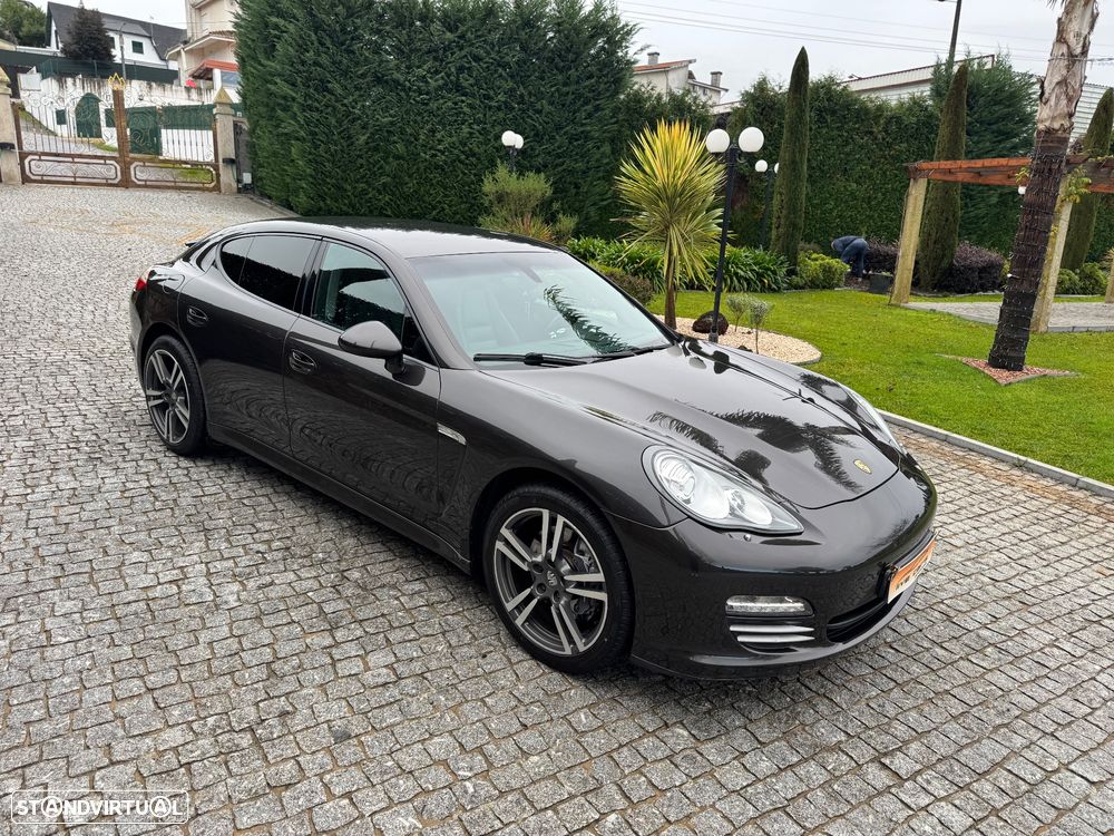 Porsche Panamera 4 PDK Platinum Edition - 14