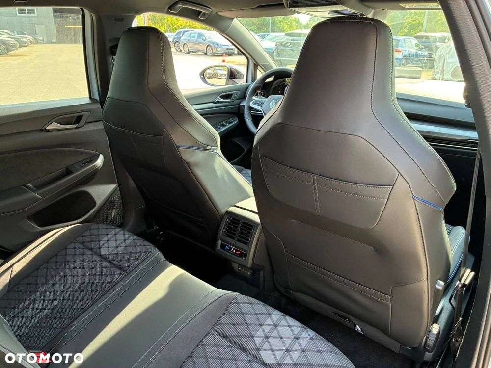 Volkswagen Golf - 27