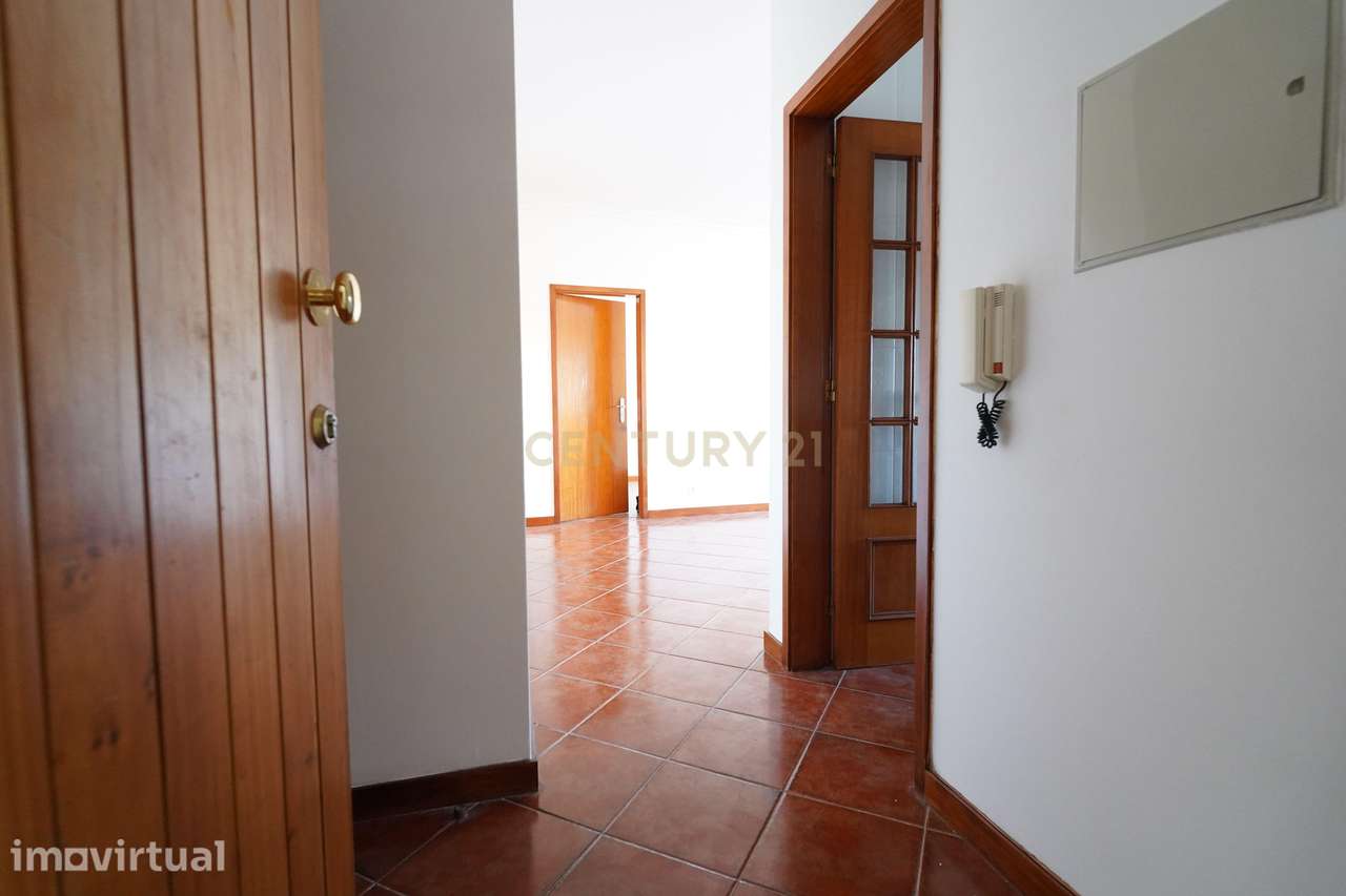 Apartamento T2 com Vista para o Rio em Santa Marta de Portuzelo - Grande imagem: 5/19