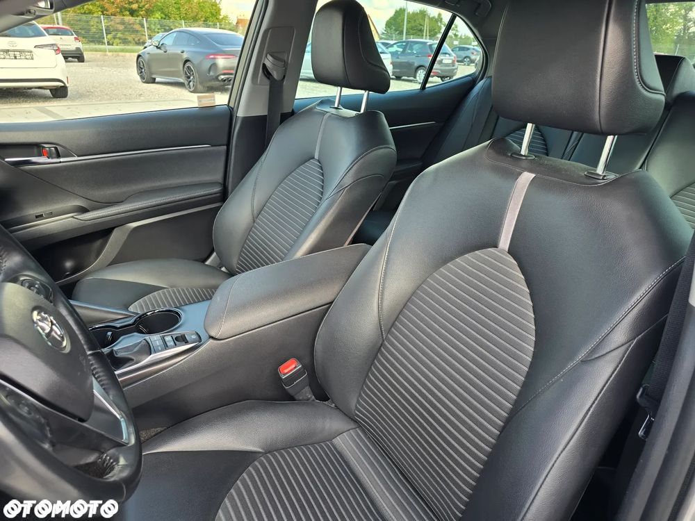 Toyota Camry 2.5 Hybrid Executive CVT - 30