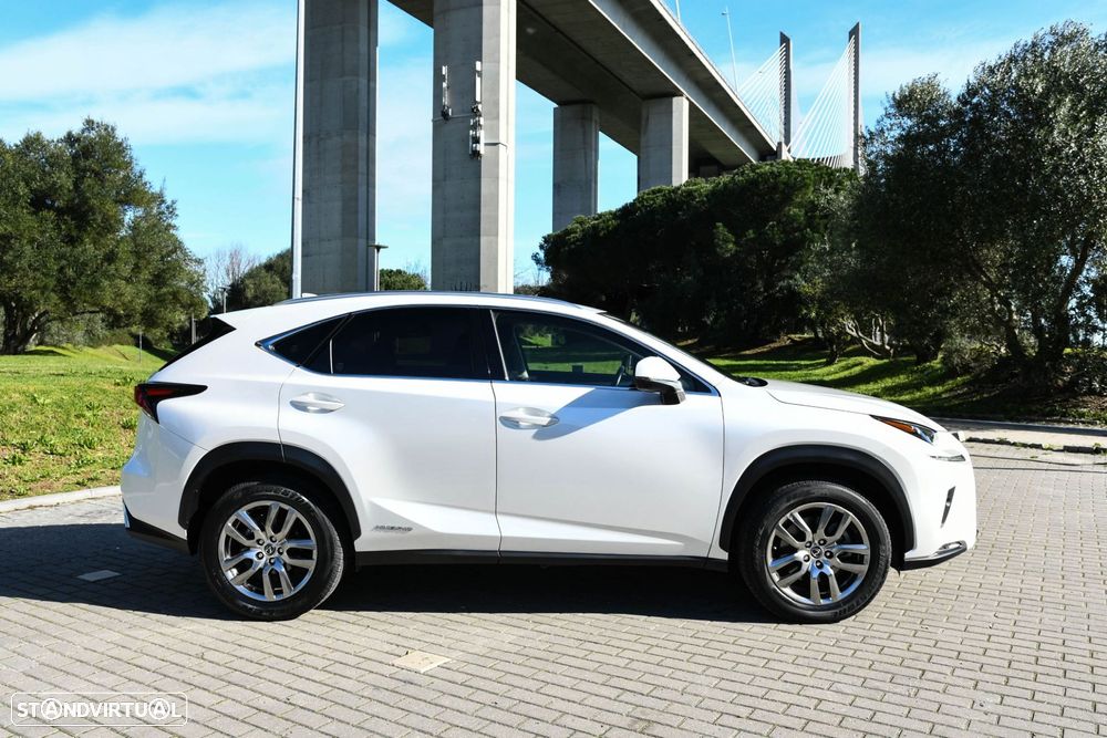 Lexus NX 300h Executive+ - 10