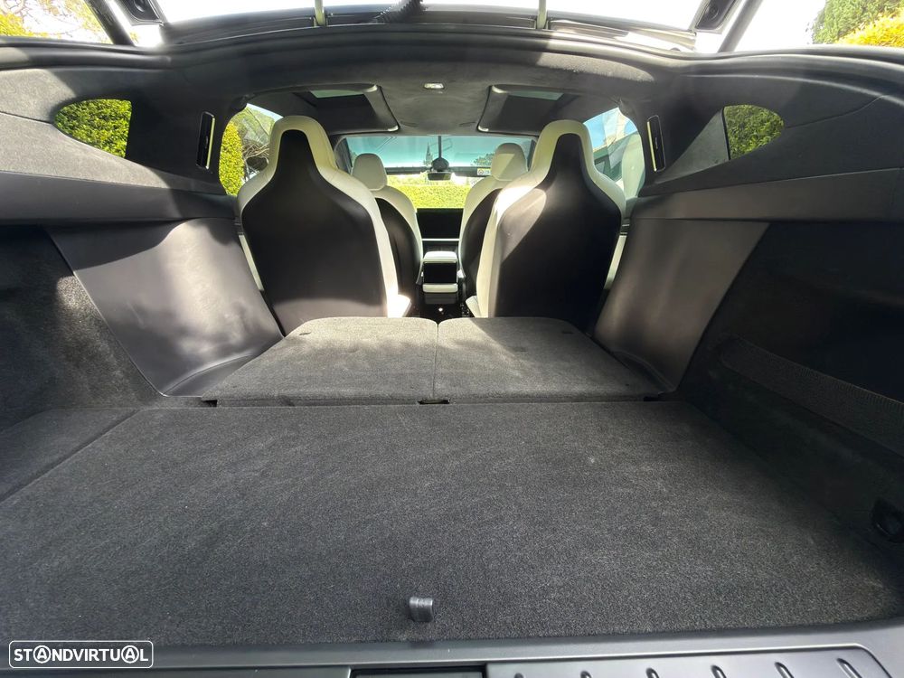 Tesla Model X Plaid AWD - 15