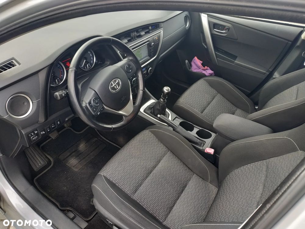 Toyota Auris 1.6 Valvematic Edition - 11