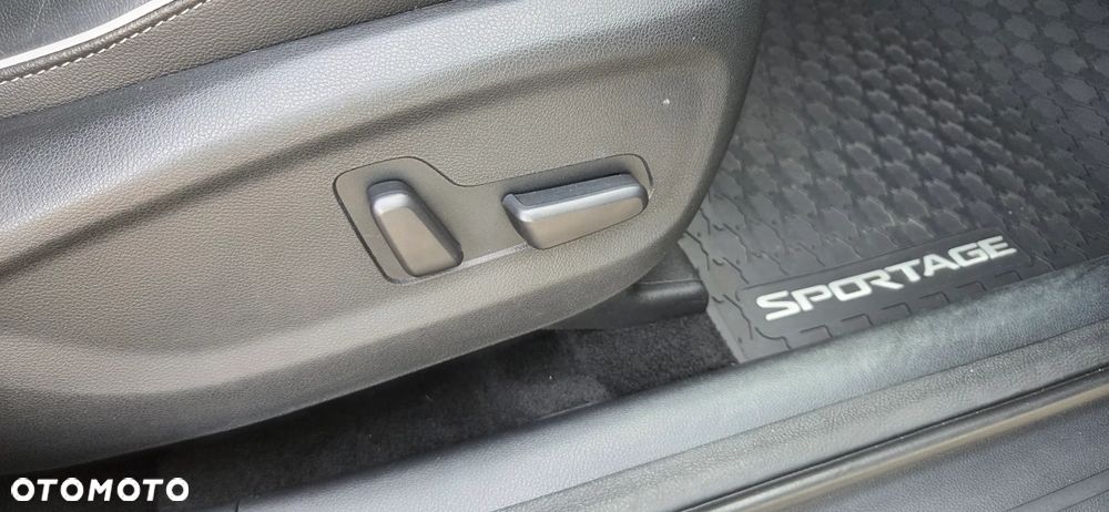 Kia Sportage 1.6 CRDI AWD SPIRIT - 19
