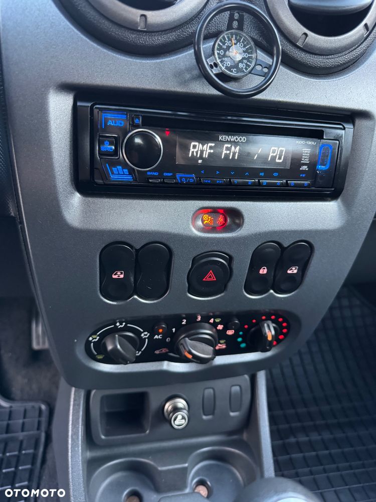 Dacia Duster 1.6 16V 105 4x2 Celebration - 22