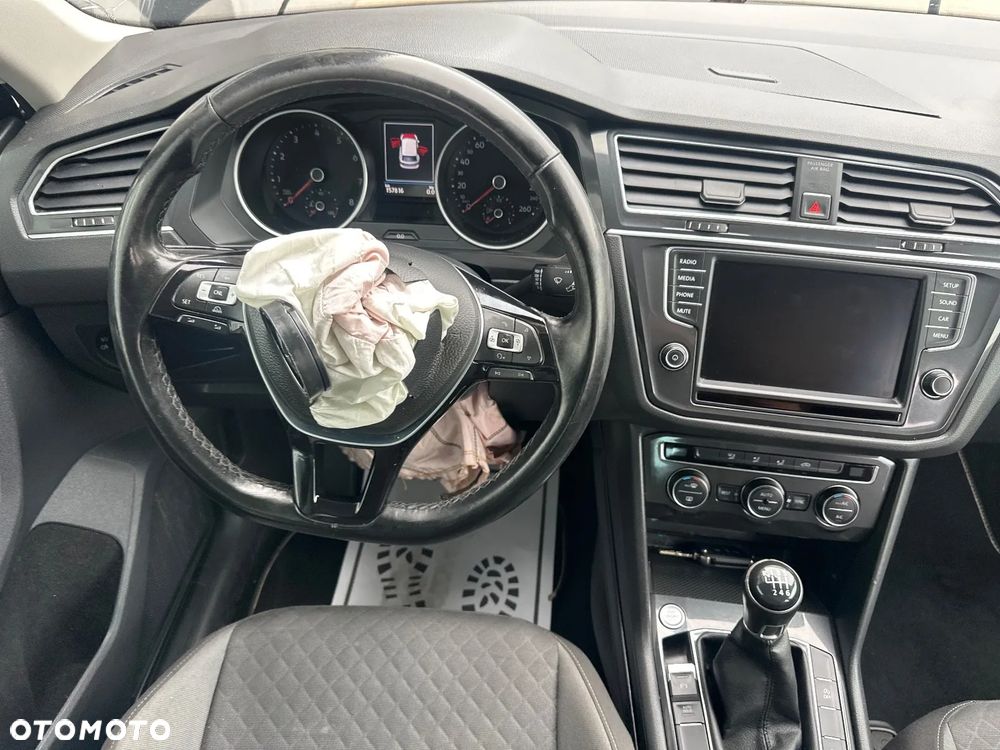 Volkswagen Tiguan - 31