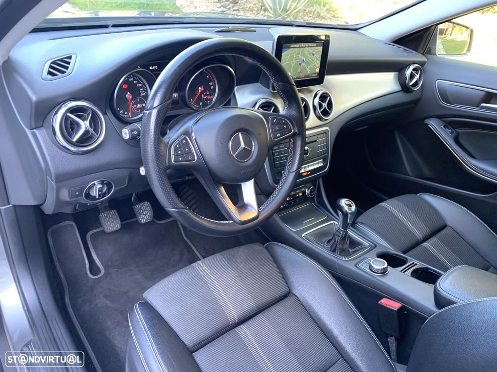 Mercedes-Benz GLA 180 d Urban - 4