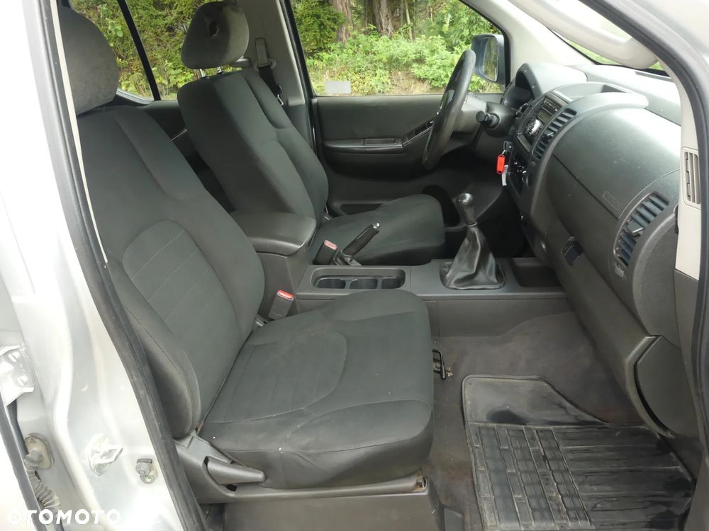 Nissan Navara 2.5 D XE 140 - 26