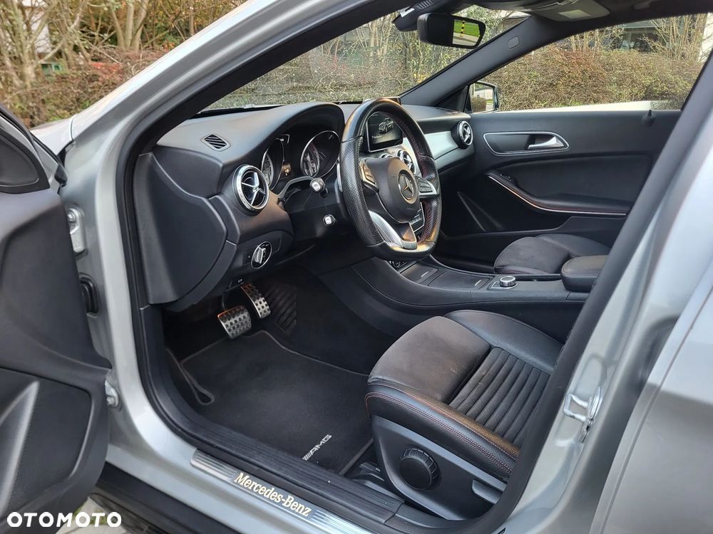 Mercedes-Benz GLA 220 d AMG Line - 10