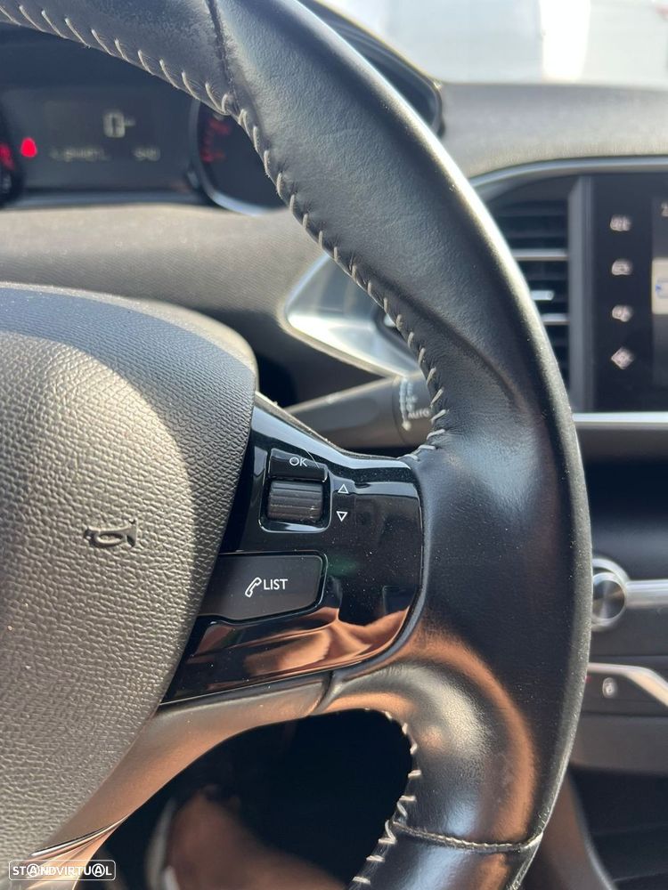 Peugeot 308 1.2 PureTech Access - 34