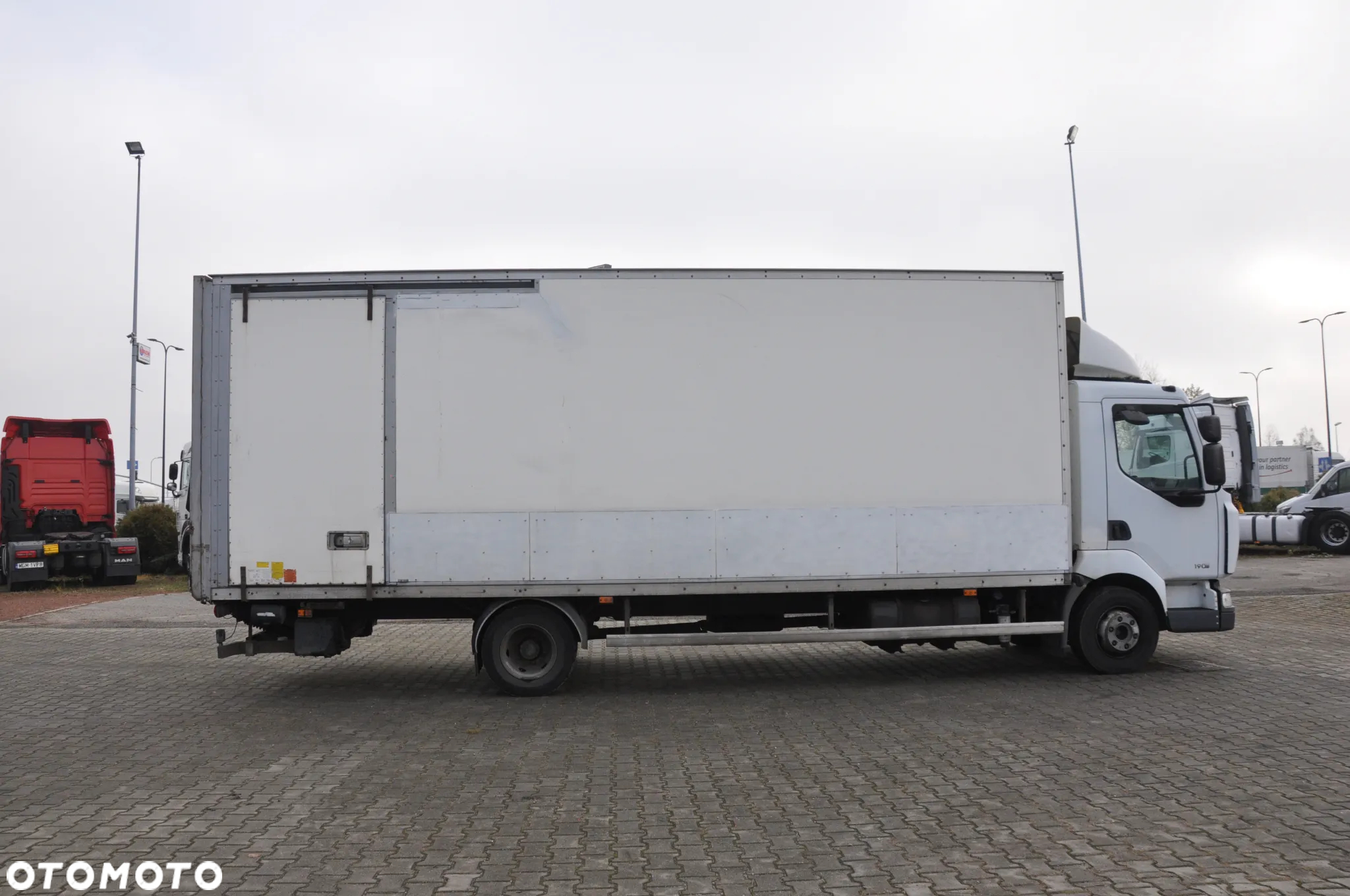 Renault MIDLUM 190 KONTENR Z WINDĄ - 8