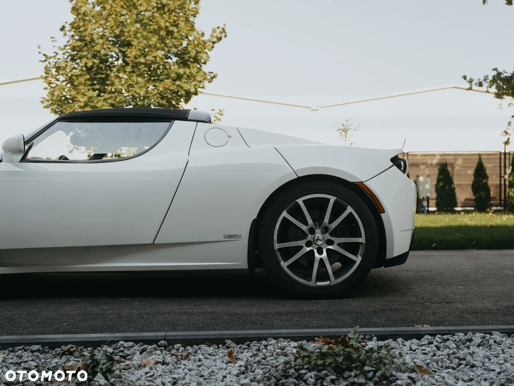 Tesla Roadster - 8