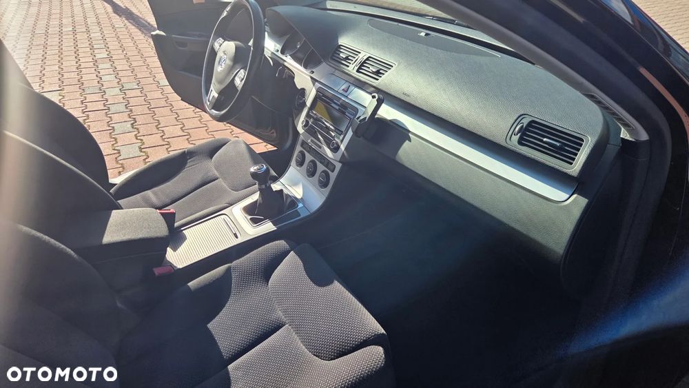 Volkswagen Passat 2.0 Blue TDI DPF Comfortline - 6