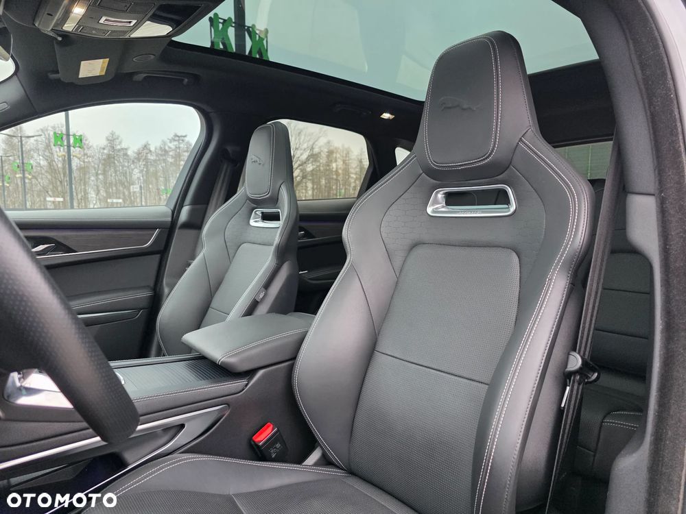 Jaguar F-Pace 2.0 D200 mHEV AWD R-Dynamic Black - 14