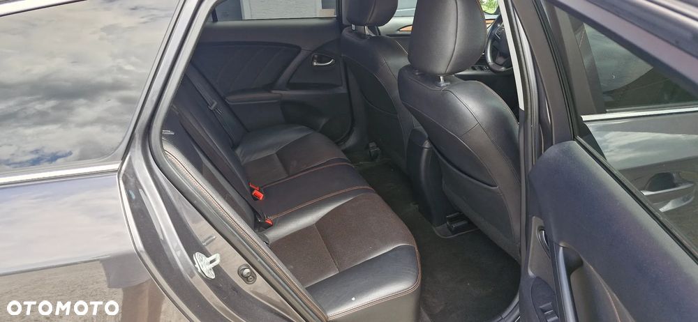 Toyota Avensis - 13