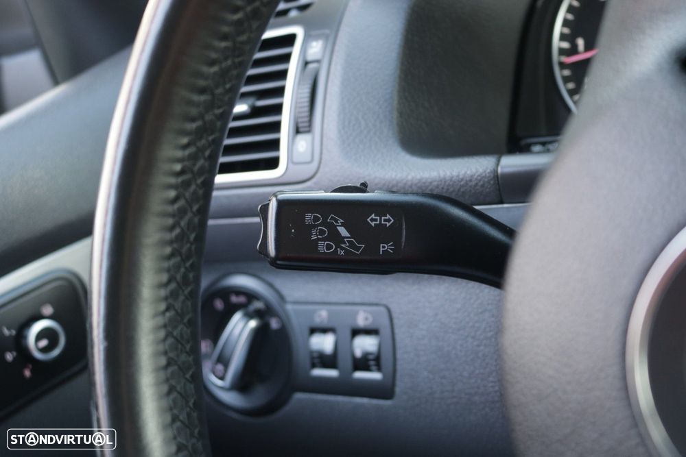 VW Touran 1.6 TDI BM Confortline 7L - 37