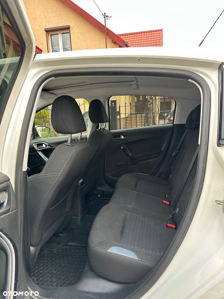 Peugeot 208 1.2 VTi Style - 14
