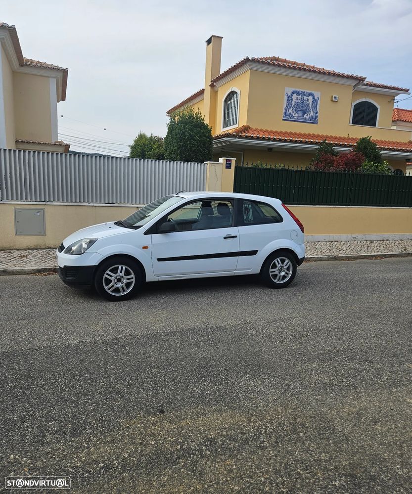 Ford Fiesta 1.4 TDCI - 10