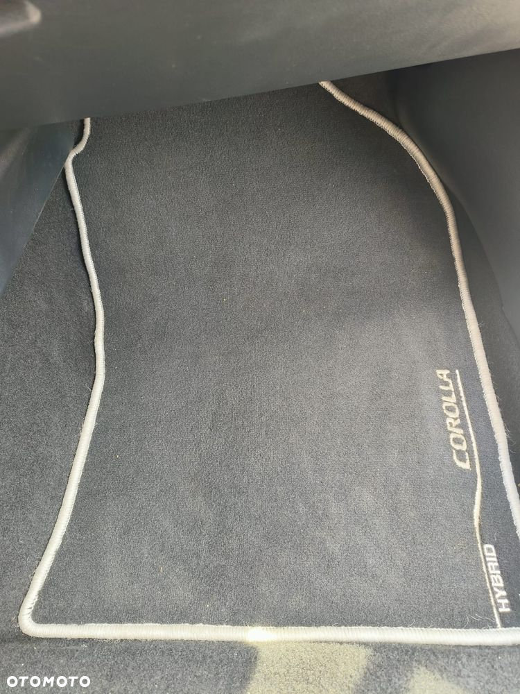 Toyota Corolla - 22