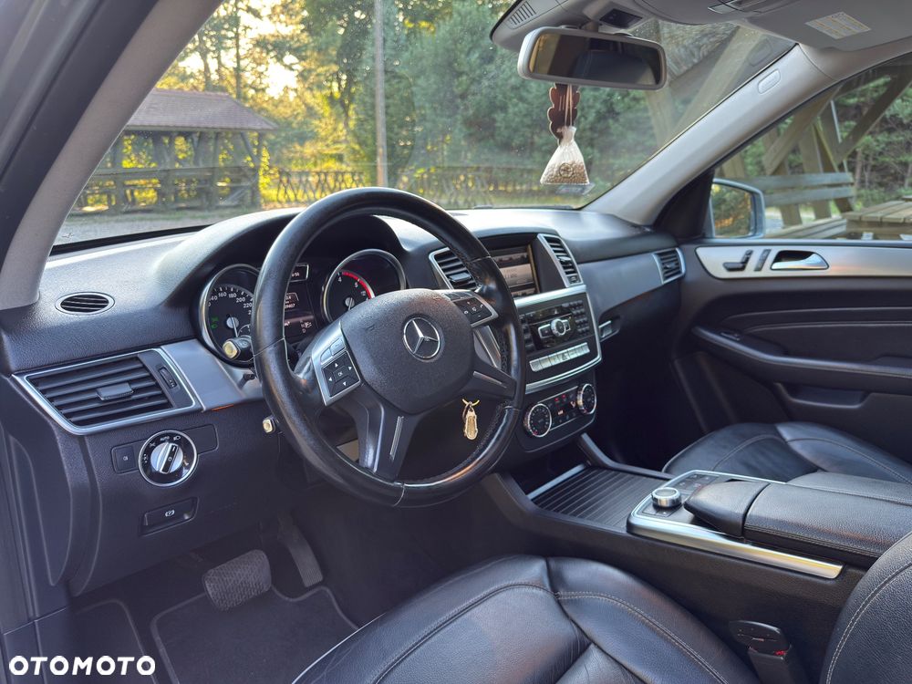 Mercedes-Benz ML - 16