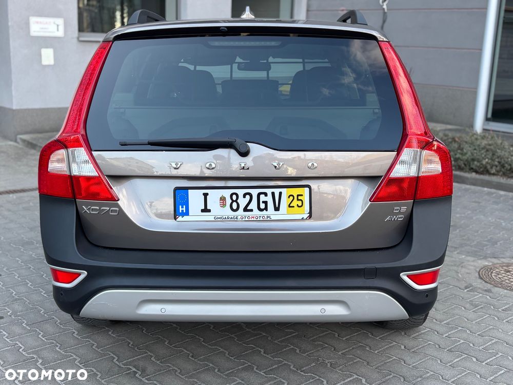 Volvo XC 70 D5 AWD Summum - 8