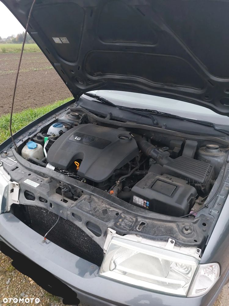 Skoda Octavia 1.6 Tour - 11