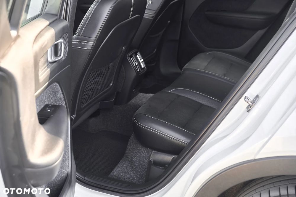 Volvo XC 40 P8 AWD Recharge RDesign - 32