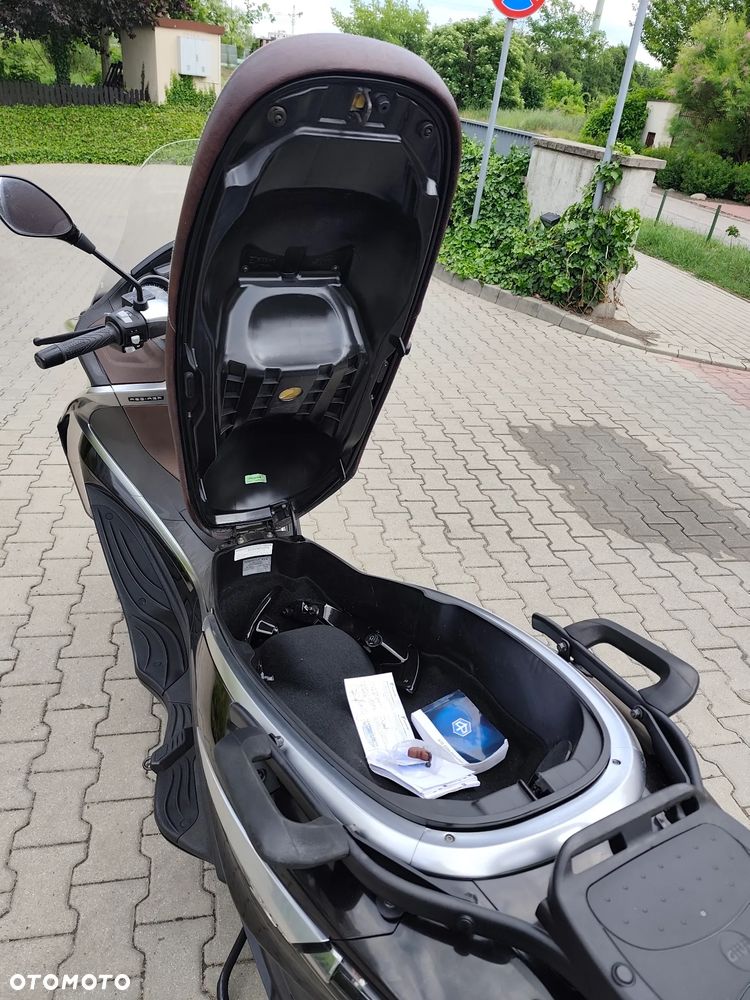 Piaggio X10 - 17