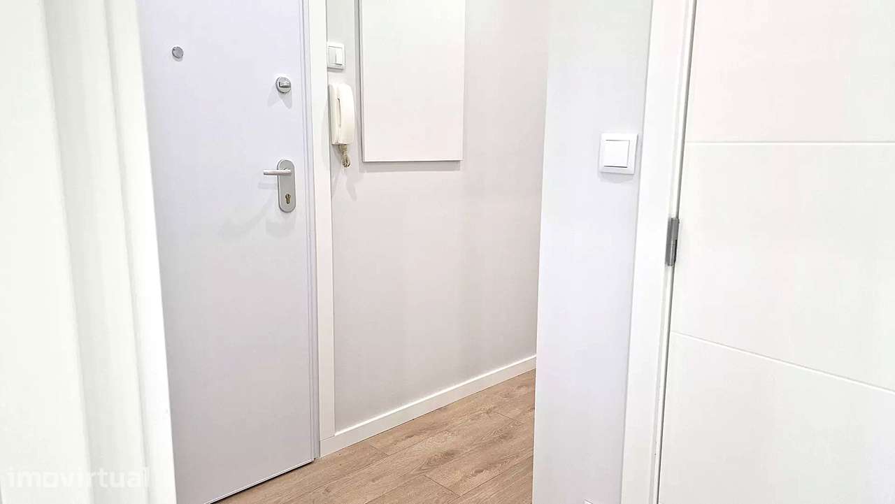 T3 Remodelado com Suite e Varanda junto ao Parque Central da Mina - Grande imagem: 5/9