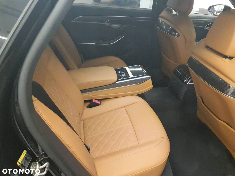 Audi A8 - 8
