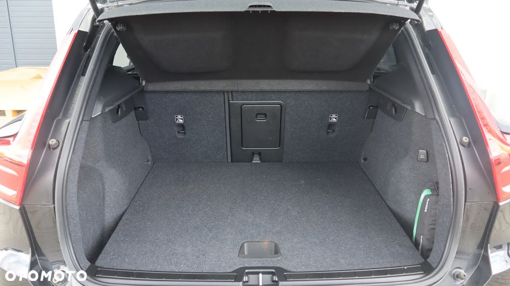 Volvo XC 40 T3 Momentum Pro - 16