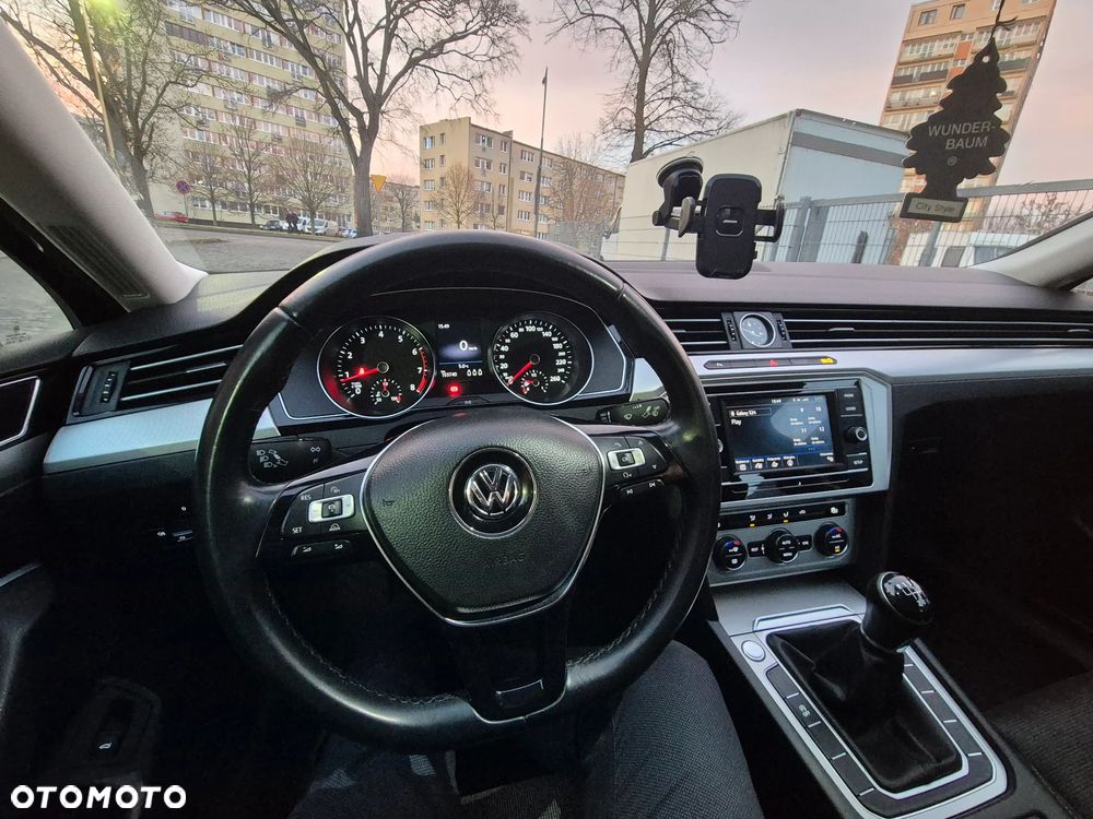 Volkswagen Passat 1.4 TSI BMT ACT Trendline - 12