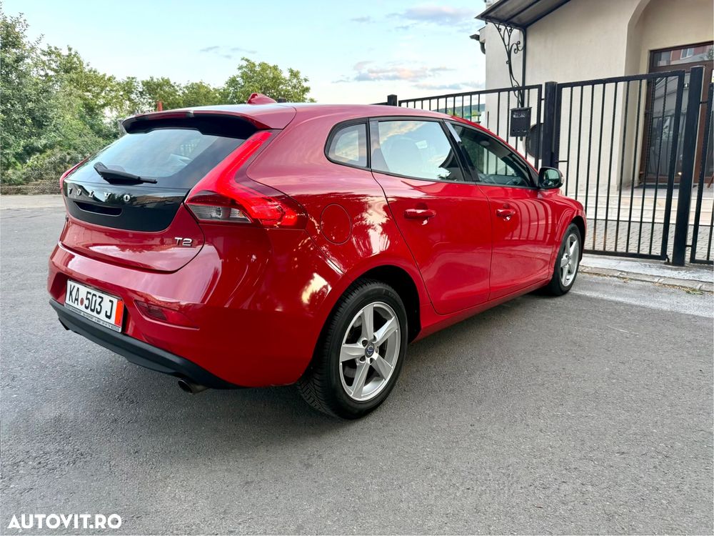 Volvo V40 T2 Momentum - 20