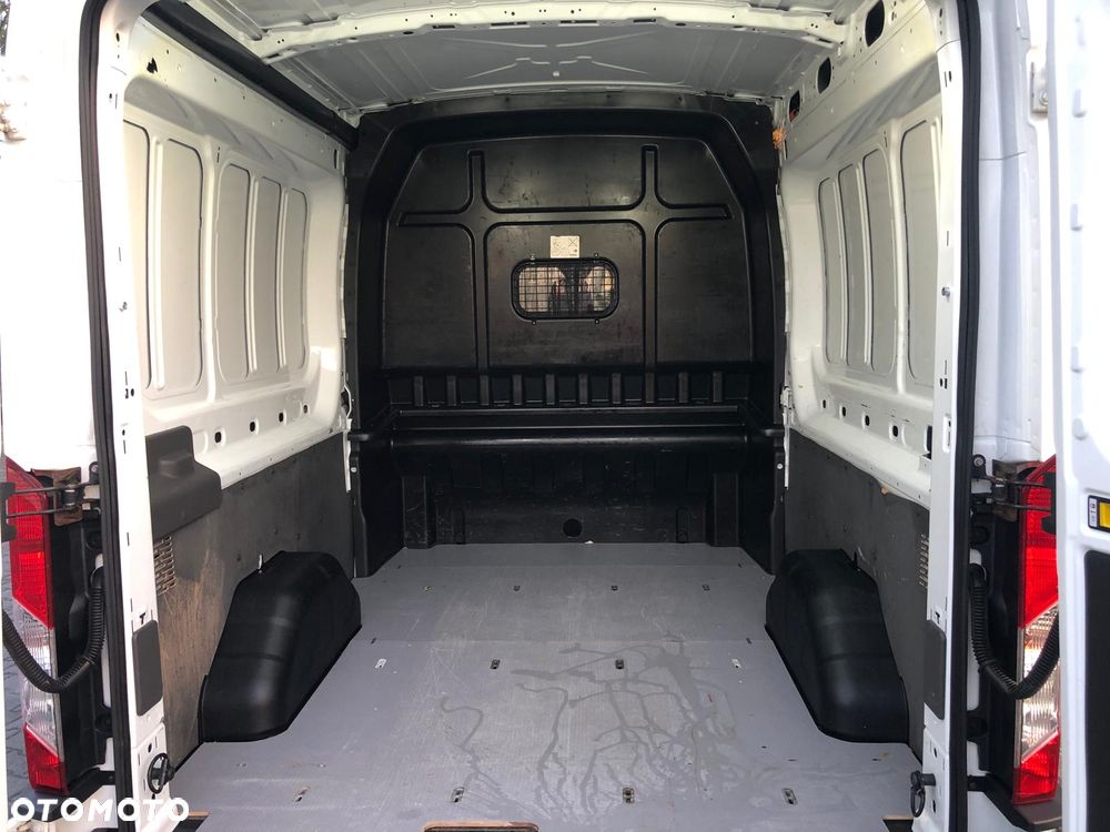 Ford Transit L2H3 VA Limited - 12