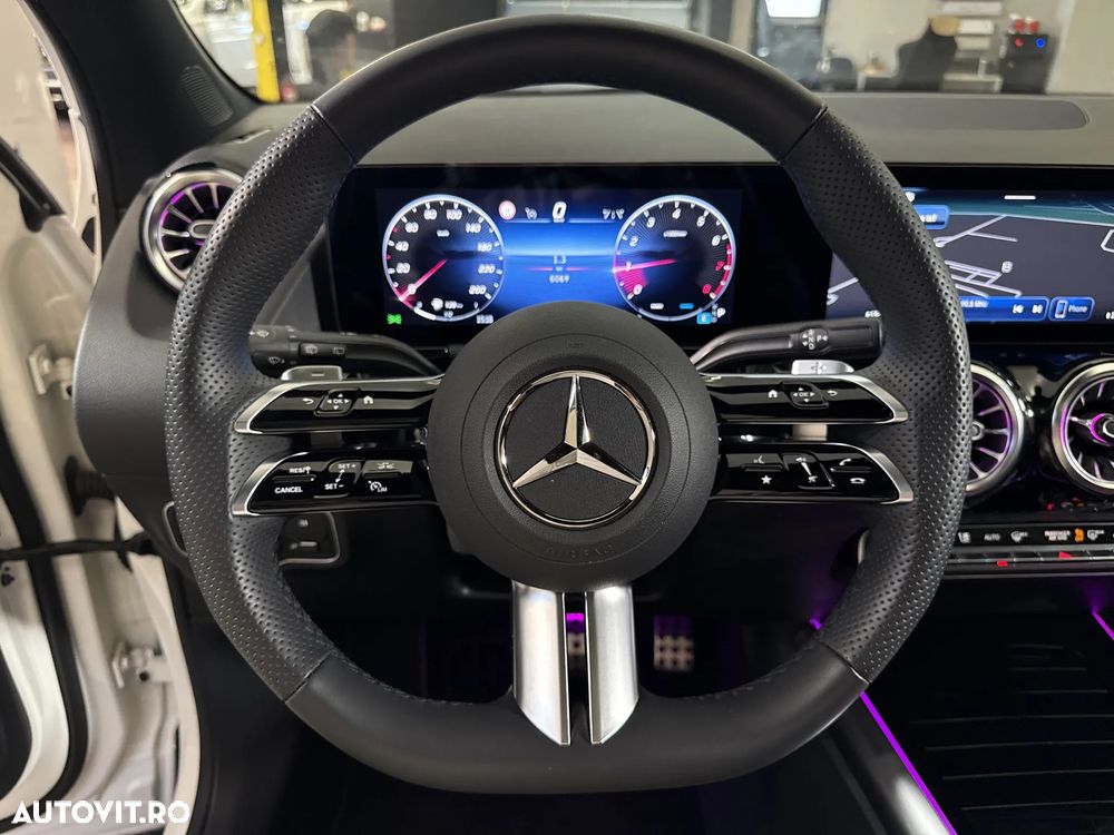 Mercedes-Benz GLA - 18