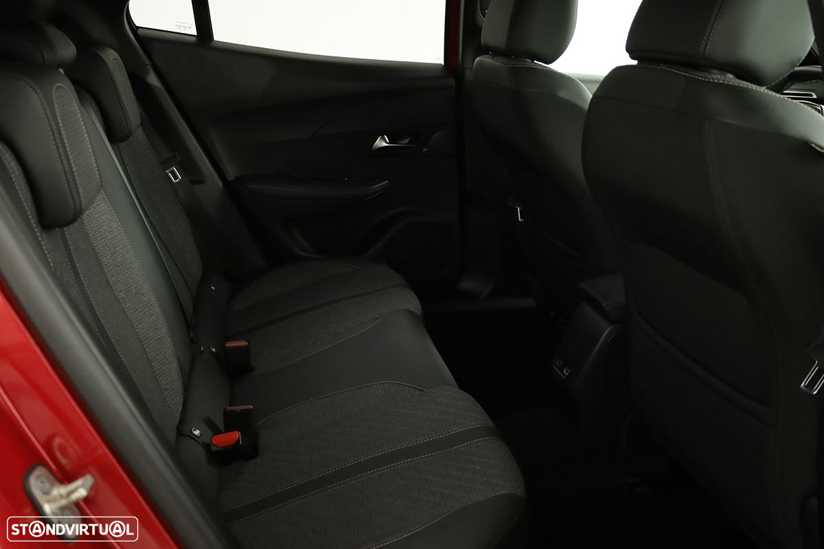 Peugeot 2008 1.2 PureTech Allure EAT8 - 22