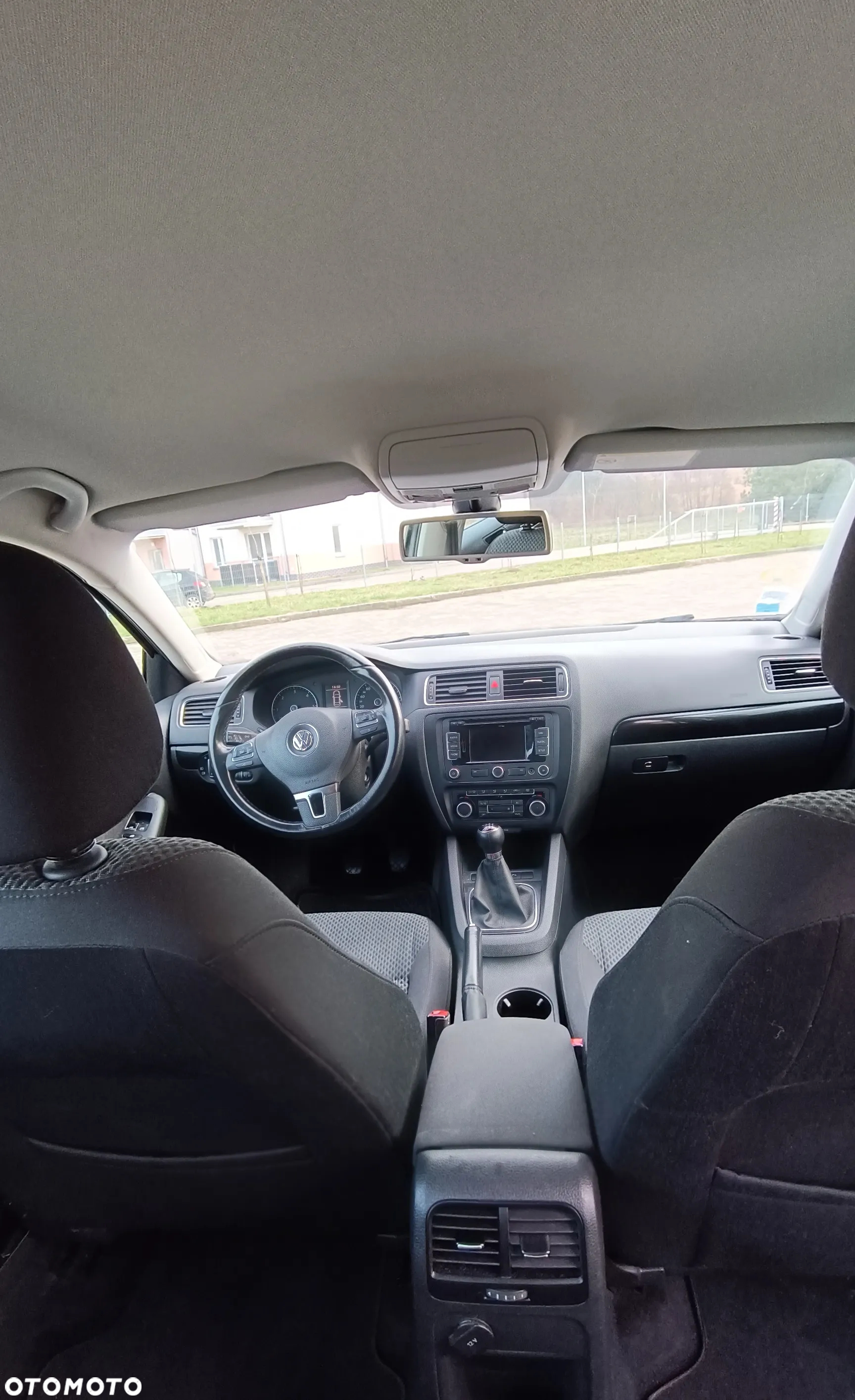 Volkswagen Jetta - 12