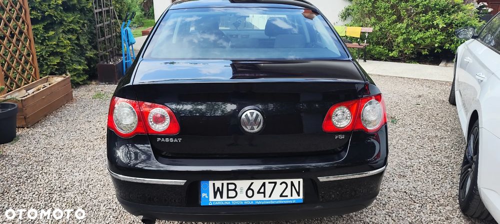 Volkswagen Passat 1.6 FSI Comfortline - 9