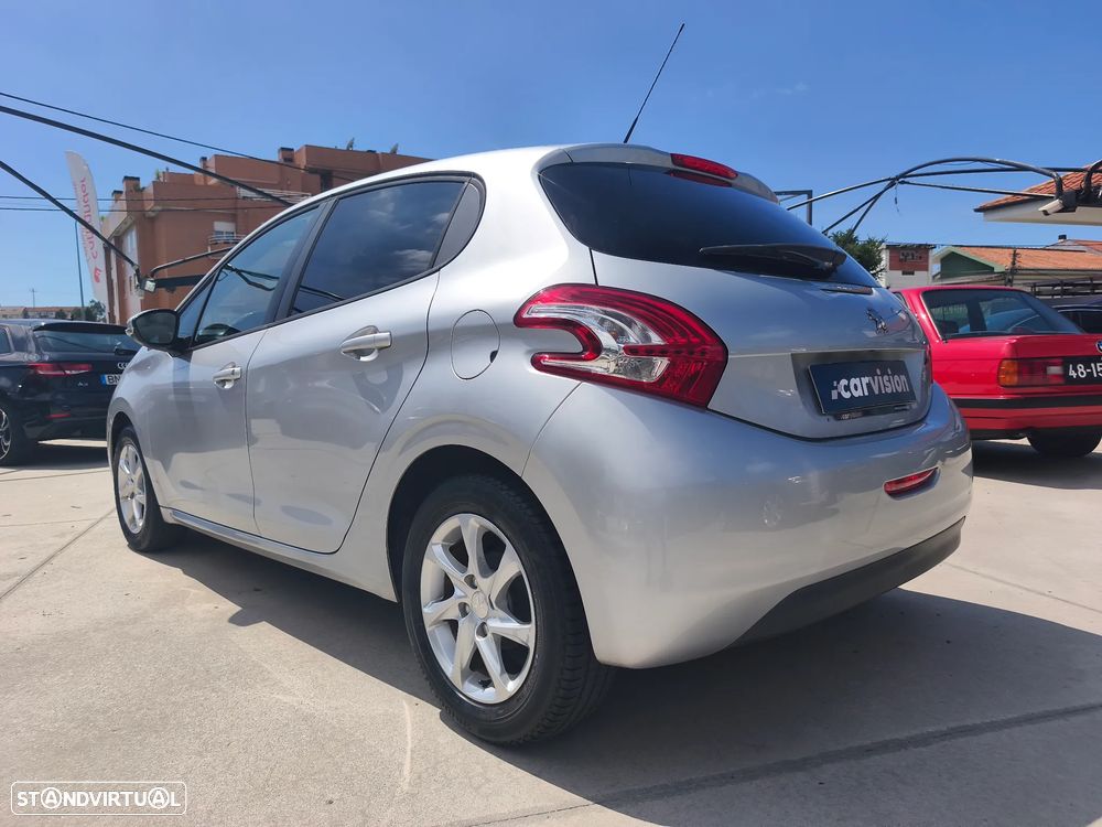 Peugeot 208 1.4 HDi SE Style - 3