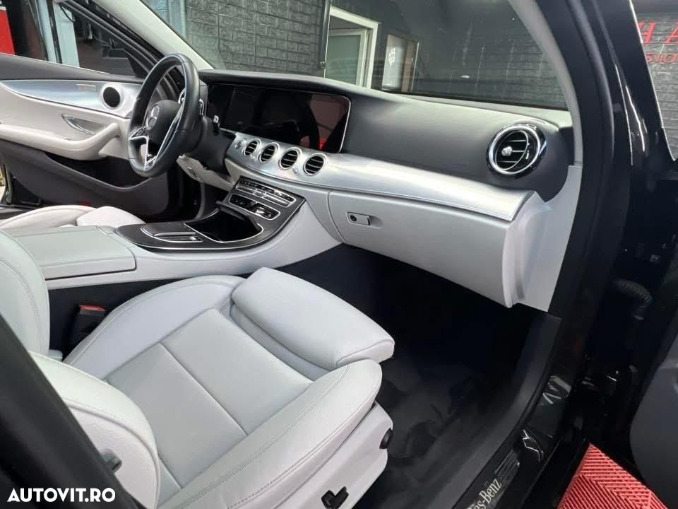 Mercedes-Benz E 300 4MATIC 9G-TRONIC - 2