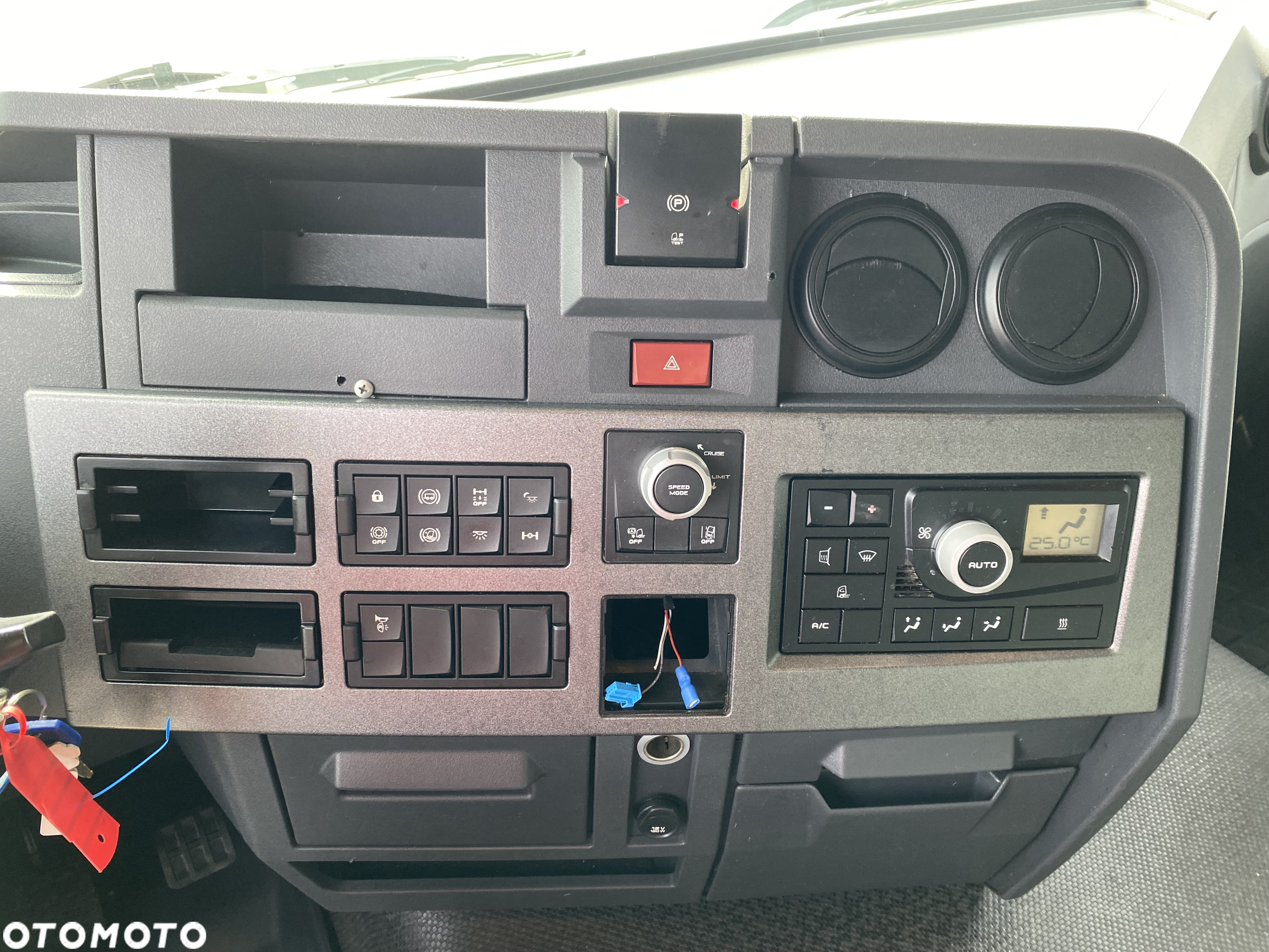 Renault T440 Sleeper Cab - 9