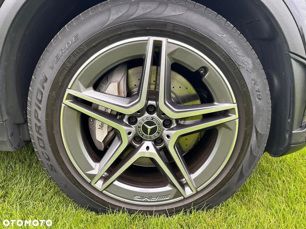 Mercedes-Benz GLC 200 4Matic 9G-TRONIC AMG Line - 17
