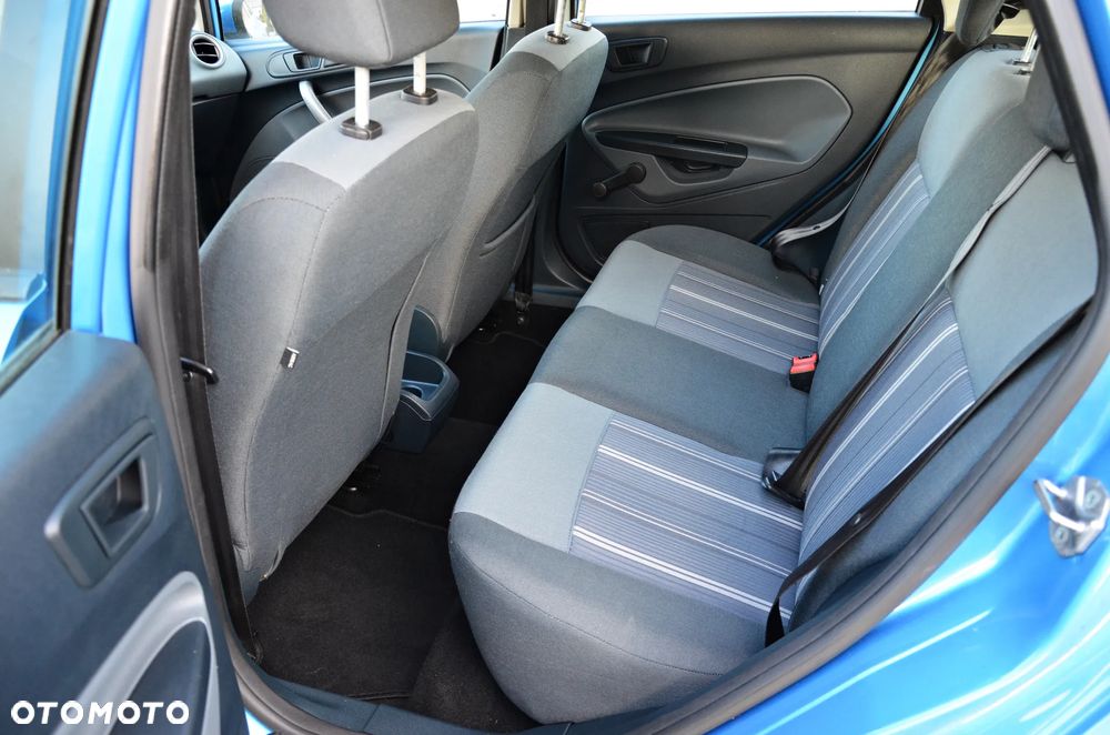 Ford Fiesta 1.25 Ghia - 30